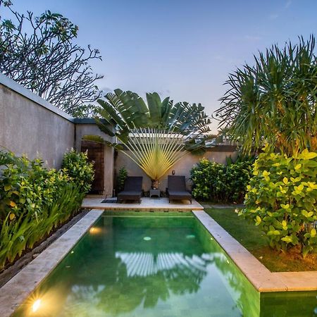 Villa Nadya Seminyak Eksteriør billede