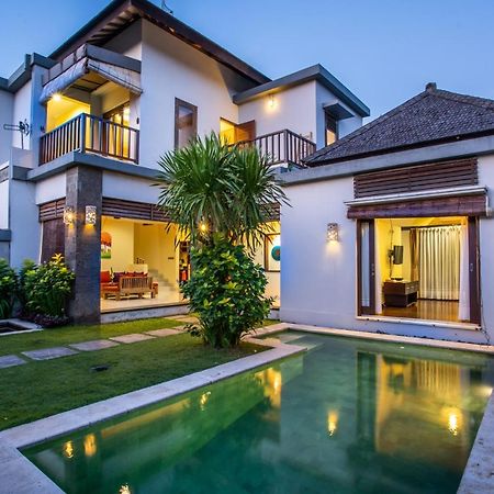 Villa Nadya Seminyak Eksteriør billede